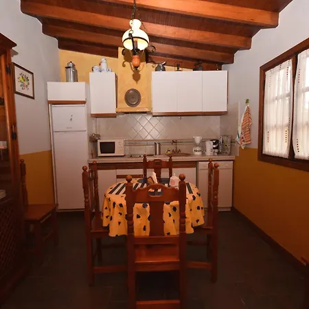 Cave House In Tenerife With Pool And Beach, Cleaning Included *